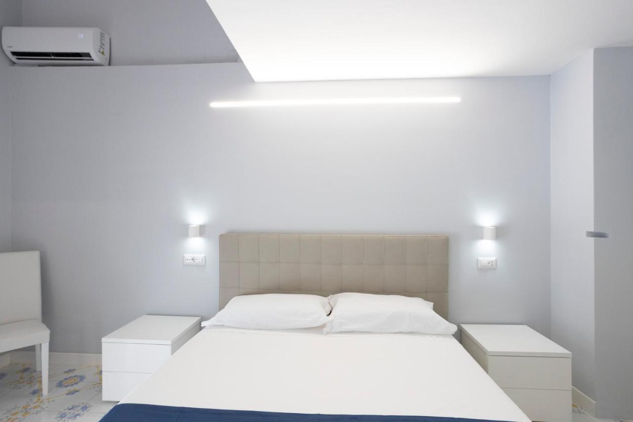 La Chambre Duomo Наполи Екстериор снимка