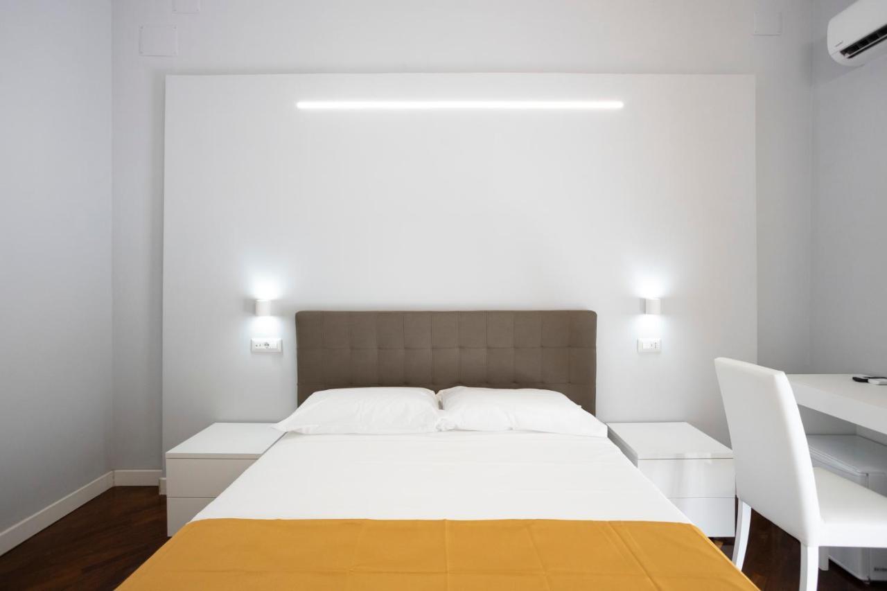 La Chambre Duomo Наполи Екстериор снимка