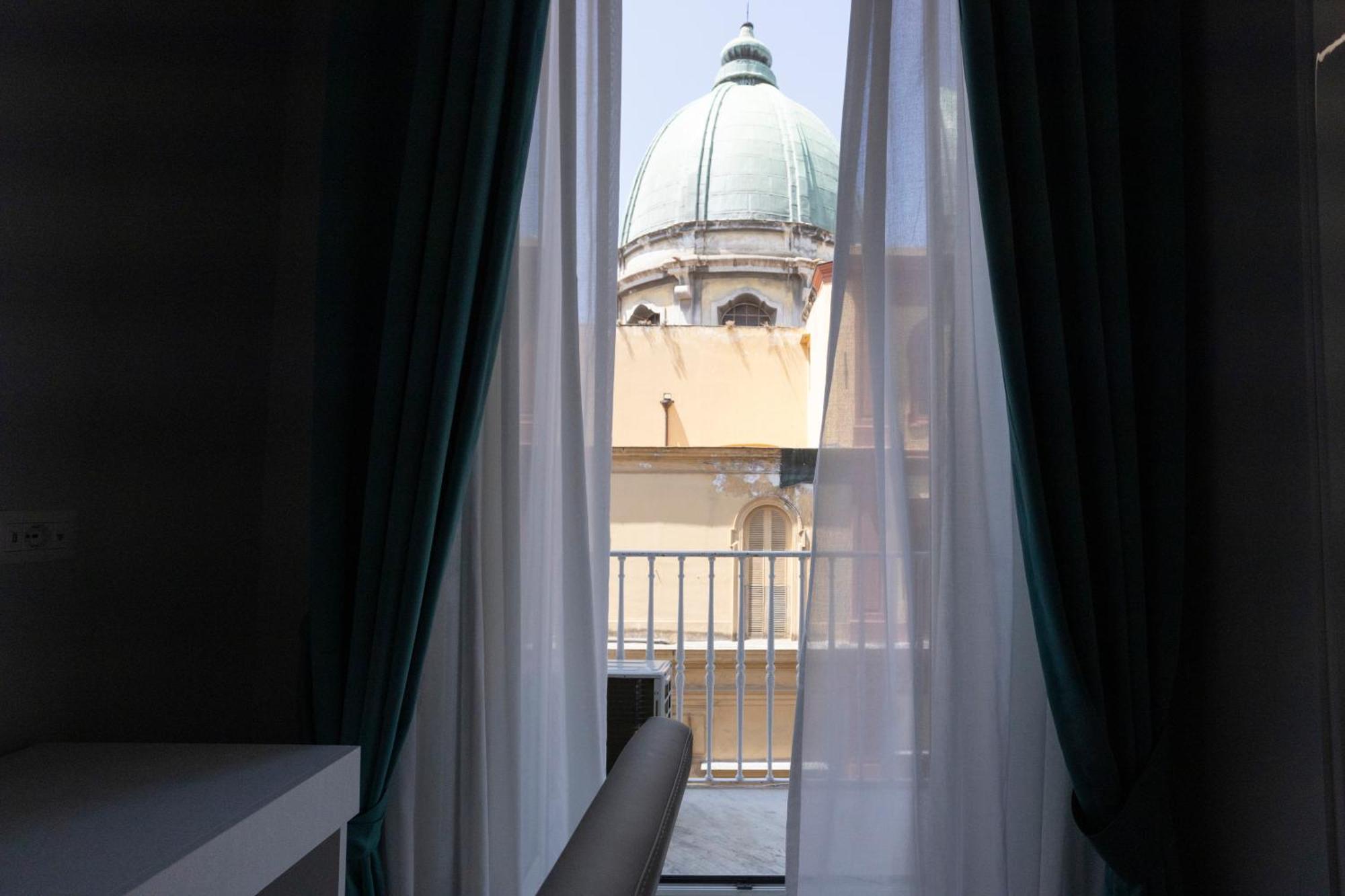 La Chambre Duomo Наполи Екстериор снимка