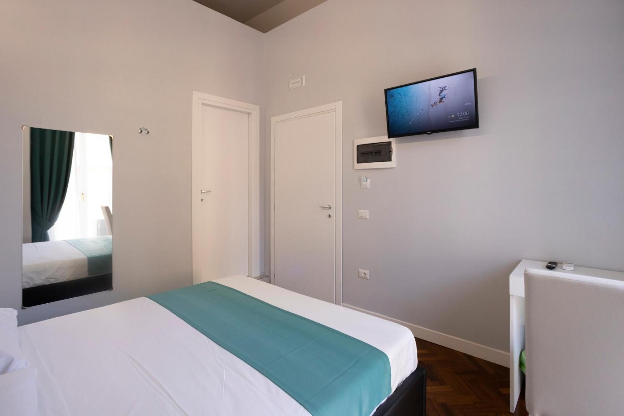 La Chambre Duomo Наполи Екстериор снимка